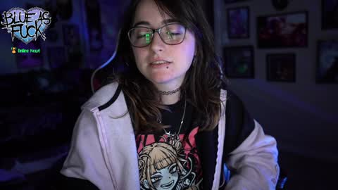 Snapshot of blueasfuck chatting on 01-07-25, 01:17 Blue online show from 01-07-25, 01:17