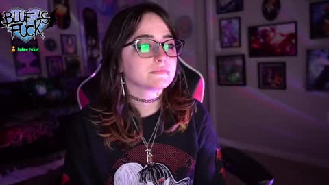 Snapshot of blueasfuck chatting on 01-10-25, 01:42 Blue online show from 01-10-25, 01:42