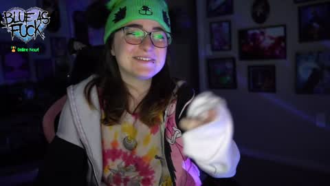 Snapshot of blueasfuck chatting on 01-21-25, 02:33 Blue online show from 01-21-25, 02:33