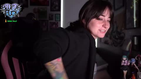 Snapshot of blueasfuck chatting on 10-03-25, 12:18 Blue online show from 10-03-25, 12:18