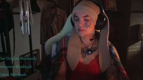 Snapshot of bluedweeb chatting on 02-15-25, 07:06 Blue online show from 02-15-25, 07:06