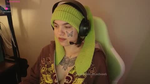 Snapshot of bluedweeb chatting on 02-14-26, 04:42 Blue online show from 02-14-26, 04:42