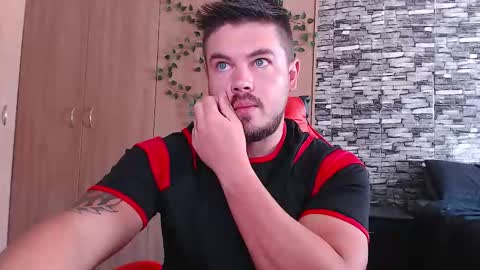 blueeyeboy0 online show from 10-17-25, 09:34