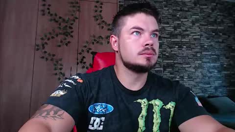 blueeyeboy0 online show from 01-06-26, 07:01