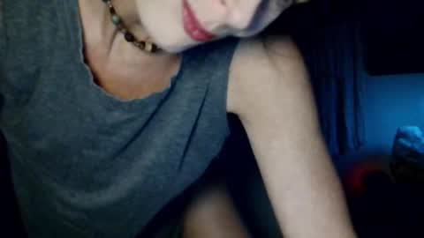 Snapshot of blueeyedlie chatting on 02-17-25, 06:31 Blueeyedlie online show from 02-17-25, 06:31