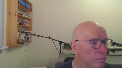 blueeyesn8 online show from 12-02-24, 09:35