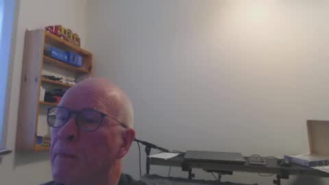 blueeyesn8 online show from 02-12-25, 10:14