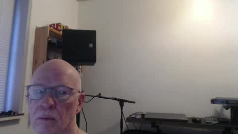 blueeyesn8 online show from 12-22-25, 08:44