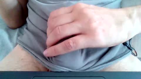 bluegum00 online show from 10-25-25, 05:26