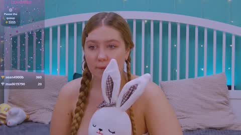 Ellie3 online show from 12-18-24, 04:17