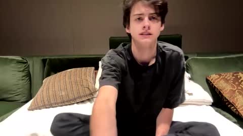 Snapshot of bluskyzz chatting on 02-04-25, 05:55 BluSky online show from 02-04-25, 05:55