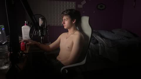 Snapshot of bluskyzz chatting on 12-14-25, 11:48 BluSky online show from 12-14-25, 11:48