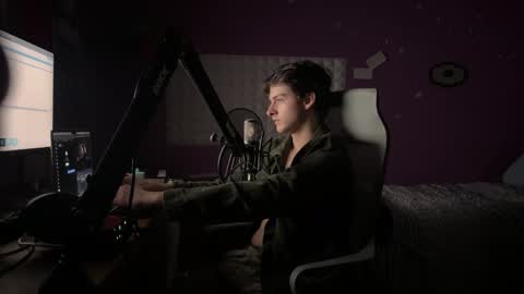 Snapshot of bluskyzz chatting on 12-15-25, 05:12 BluSky online show from 12-15-25, 05:12