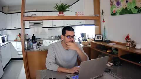 Snapshot of bobber_30 chatting on 11-18-25, 10:20 Bobber online show from 11-18-25, 10:20