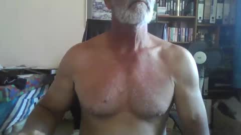 Snapshot of bobbgud chatting on 10-21-25, 01:45 Bobbgud online show from 10-21-25, 01:45