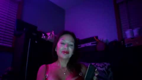 Snapshot of bodicas chatting on 10-06-25, 03:26 milf online show from 10-06-25, 03:26