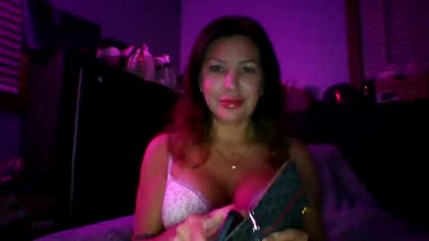 Snapshot of bodicas chatting on 10-15-25, 04:01 milf online show from 10-15-25, 04:01