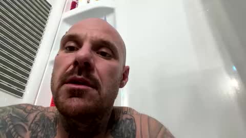 Snapshot of bodyart85_19 chatting on 03-05-25, 08:32 Bodyart85 19 online show from 03-05-25, 08:32