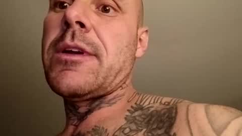 Snapshot of bodyart85_19 chatting on 10-17-25, 07:11 Bodyart85 19 online show from 10-17-25, 07:11