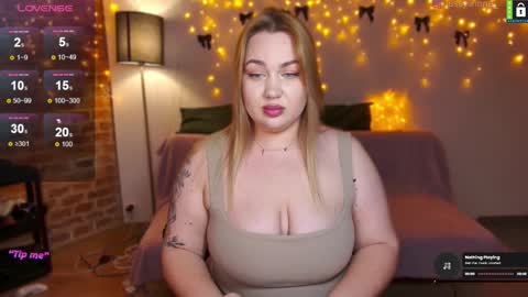  Lina  online show from 12-18-24, 08:57