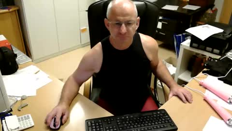 Snapshot of bodymen1 chatting on 09-26-25, 07:34 bodymen1 online show from 09-26-25, 07:34