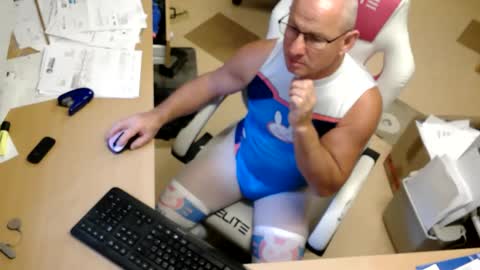 Snapshot of bodymen1 chatting on 11-13-25, 08:35 bodymen1 online show from 11-13-25, 08:35