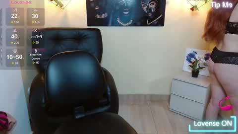 Paris online show from 11-30-25, 03:54