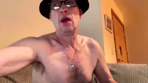 bon45433 online show from 12-22-25, 01:46