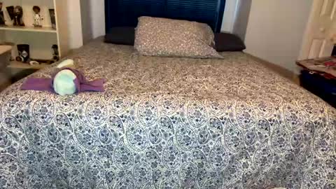 FRECKLES online show from 01-13-25, 12:56