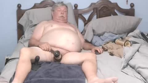 Snapshot of boner1961 chatting on 07-11-26, 11:35 boner1961 online show from 07-11-26, 11:35