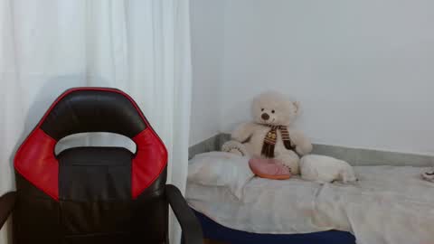 Bonnie online show from 12-18-24, 03:58