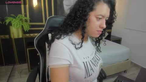 bonnie68_ online show from 11-10-25, 01:32