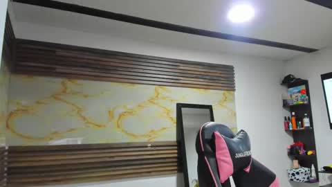 becky online show from 11-12-25, 07:03