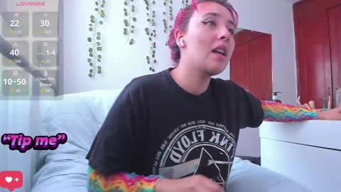 Bonnie Help me reach 500 likes online show from 09-10-25, 05:24