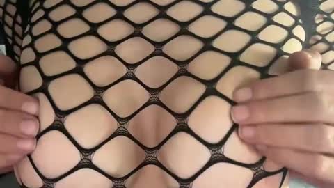 Bonnie Buttons online show from 01-28-25, 07:32