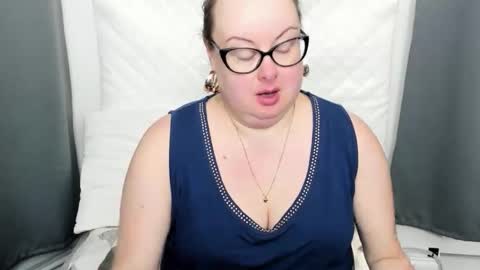 Bonnie online show from 11-17-25, 08:53