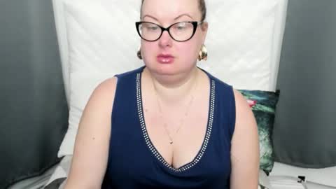 Bonnie online show from 11-29-25, 06:49