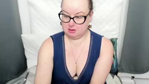 Bonnie online show from 01-18-26, 07:12