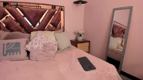 Bonny Jones online show from 09-17-25, 12:51