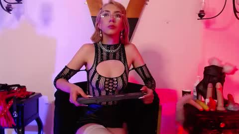 Snapshot of bonnybonnet chatting on 09-23-25, 12:19 bonnybonnet online show from 09-23-25, 12:19
