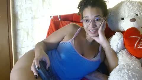 Queen Bon Vivantt online show from 01-26-25, 03:38