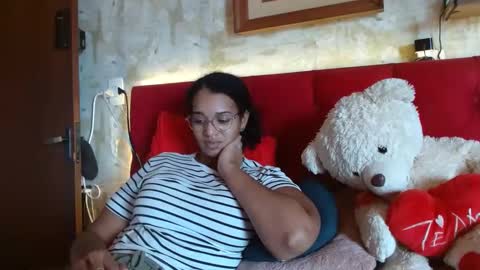 Queen Bon Vivantt online show from 02-14-25, 04:41