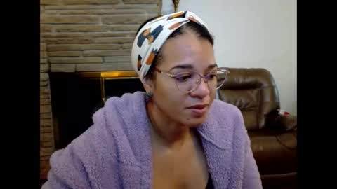 Queen Bon Vivantt online show from 10-28-25, 01:36