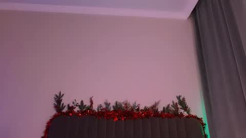 Mona online show from 12-25-24, 10:06