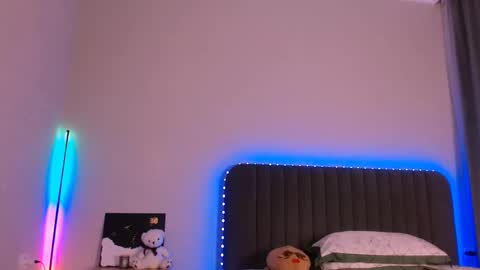 Mona online show from 03-08-26, 01:58