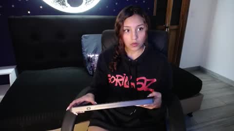 Snapshot of borbuja1 chatting on 09-19-25, 12:06 borbuja online show from 09-19-25, 12:06