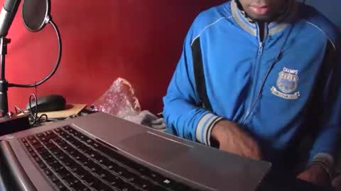 boss_playa98 online show from 02-15-25, 08:33