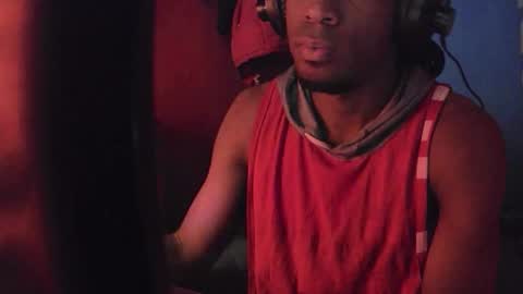 boss_playa98 online show from 10-15-25, 08:36