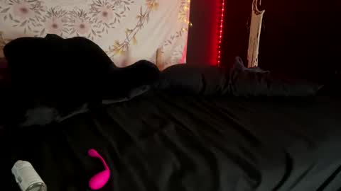 BossMom online show from 12-21-24, 02:09