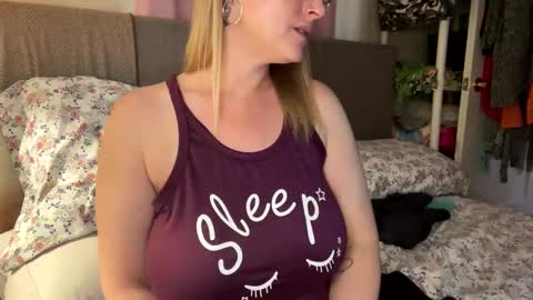 BossMom online show from 01-02-25, 05:39